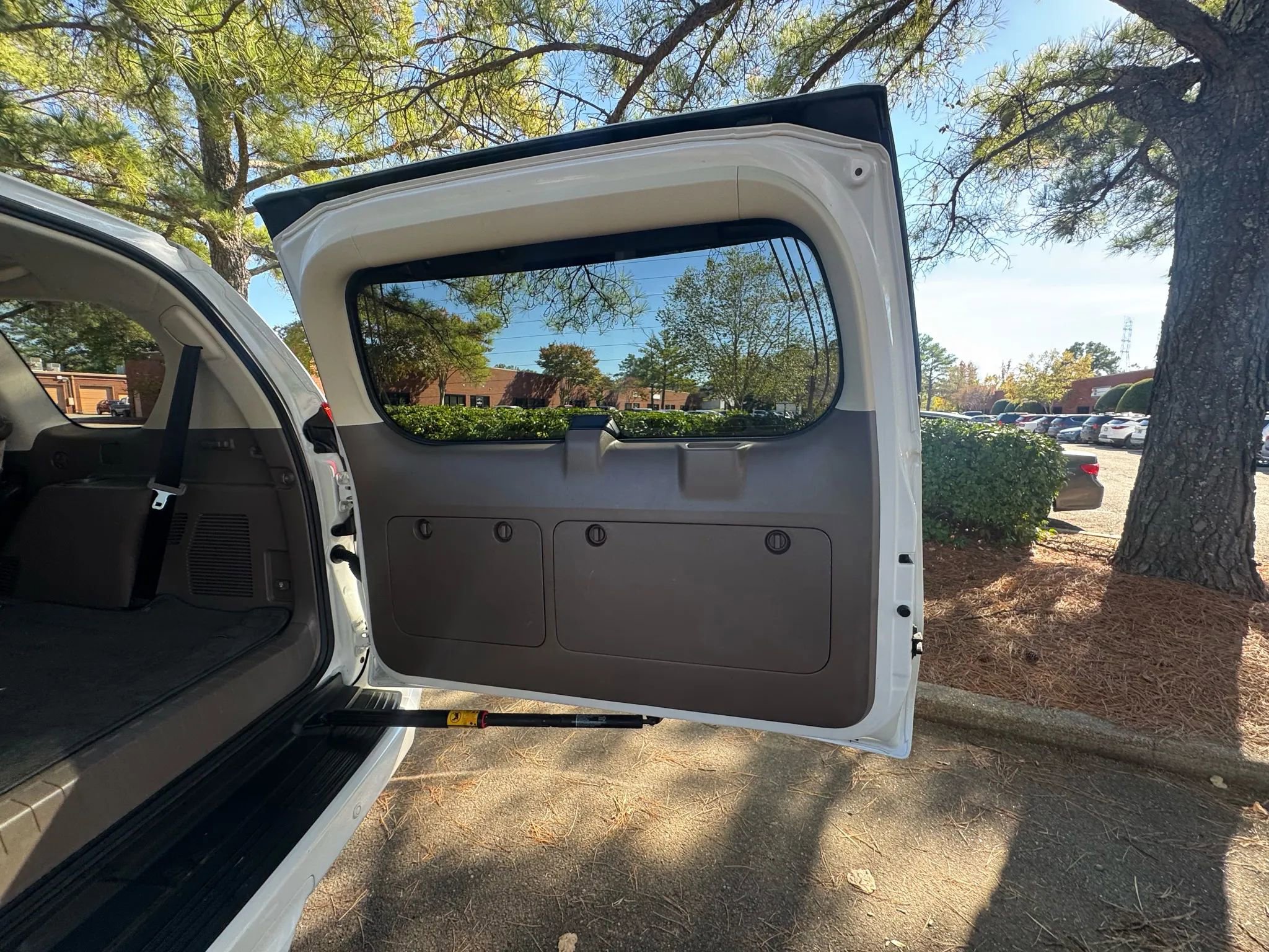 Used 2013 Lexus GX 460 image 37