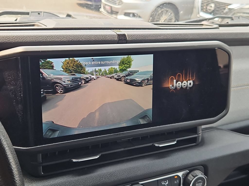 Certified 2024 Jeep Gladiator Sport AWD/4WD image 24