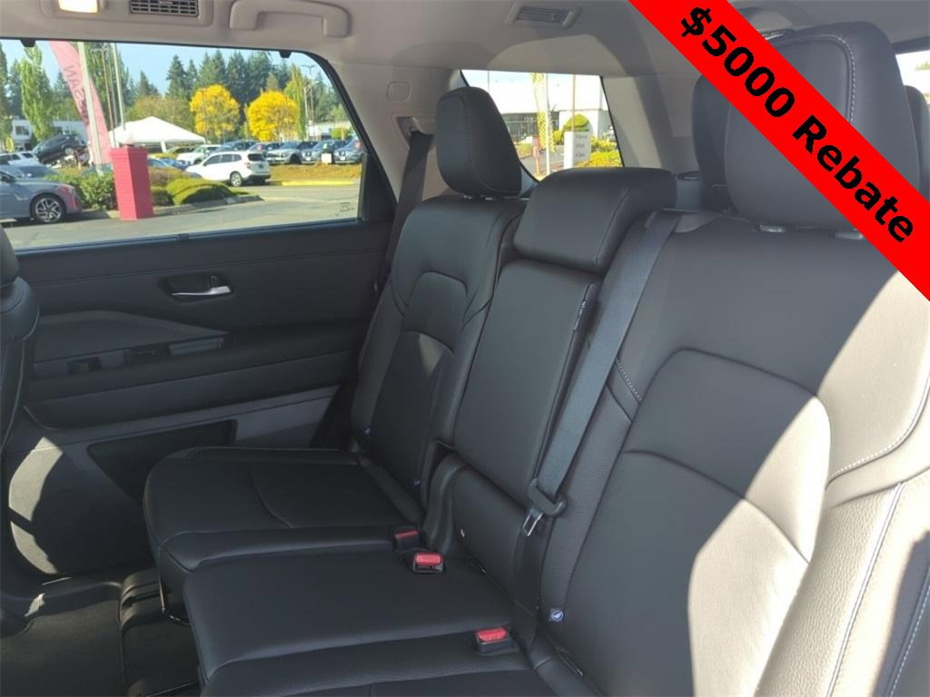 New 2025 Nissan Pathfinder SL w/ Cargo Package image 19