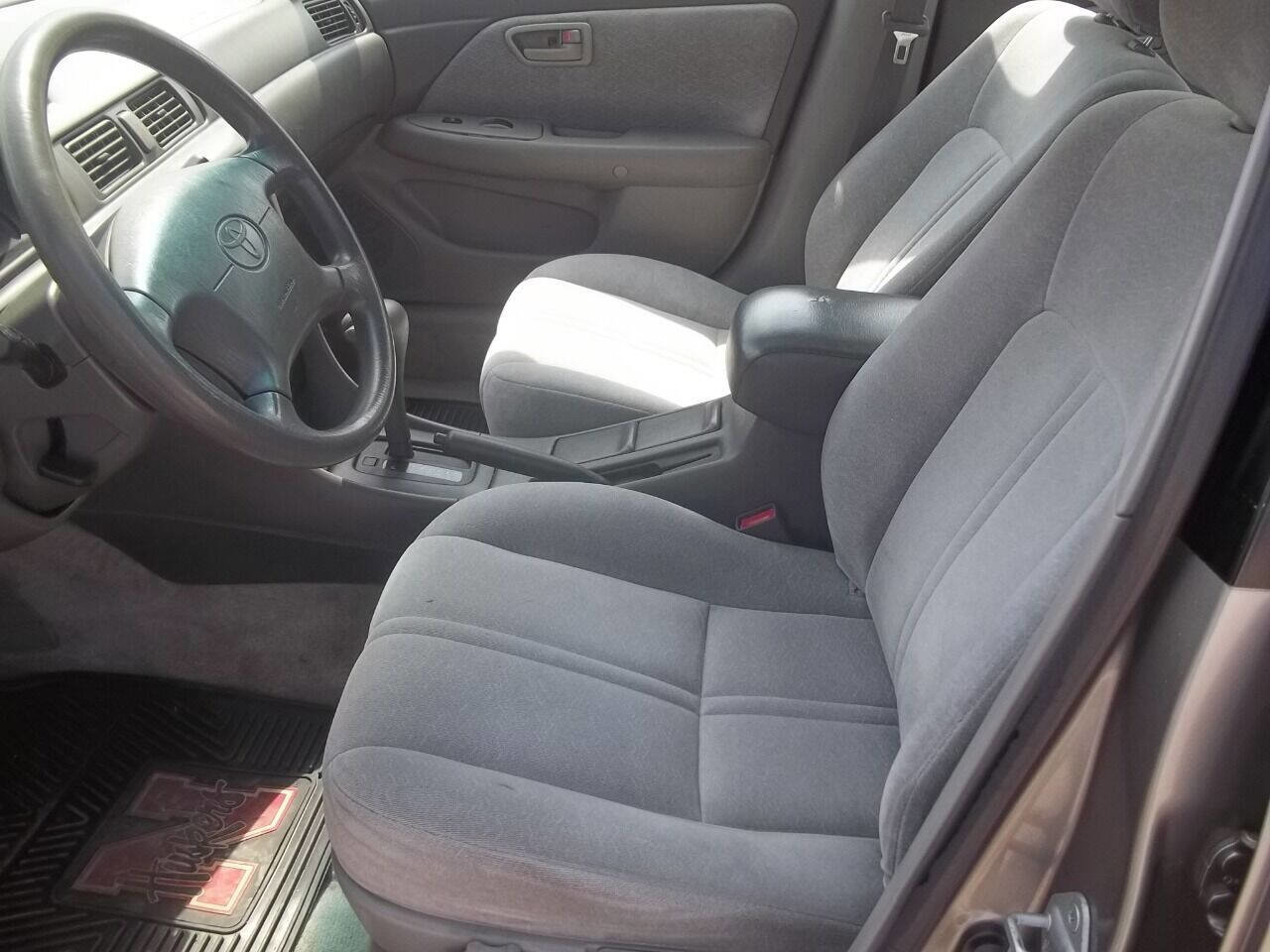 Used 1998 Toyota Camry LE FWD image 6