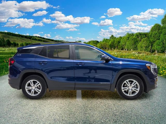 Used 2023 GMC Terrain SLE w/ Driver Convenience Package FWD image 7