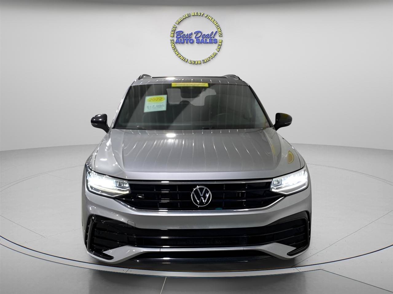 Used 2022 Volkswagen Tiguan SE R-Line AWD/4WD image 9
