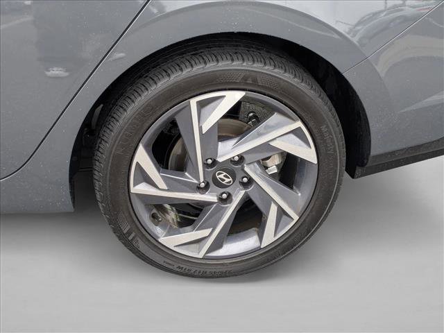Used 2025 Hyundai Elantra Sport image 21