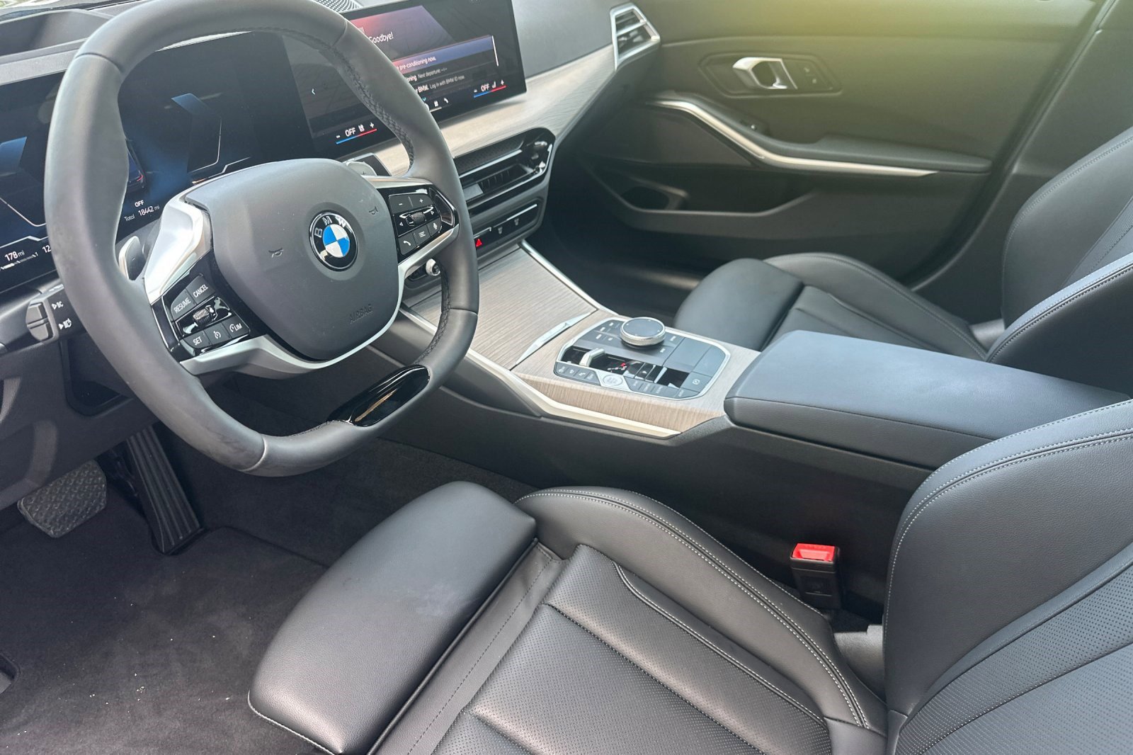 Used 2025 BMW 330i xDrive Sedan image 11