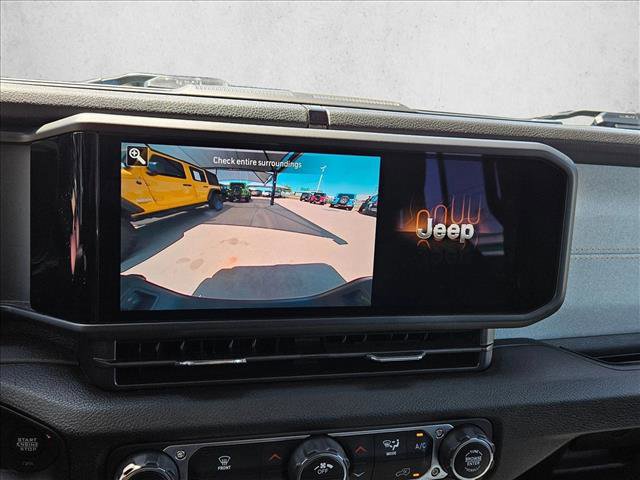 Used 2024 Jeep Gladiator Sport image 10