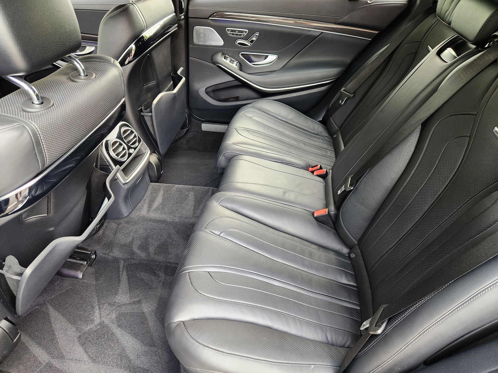 Used 2015 Mercedes-Benz S 63 AMG 4MATIC Sedan image 30