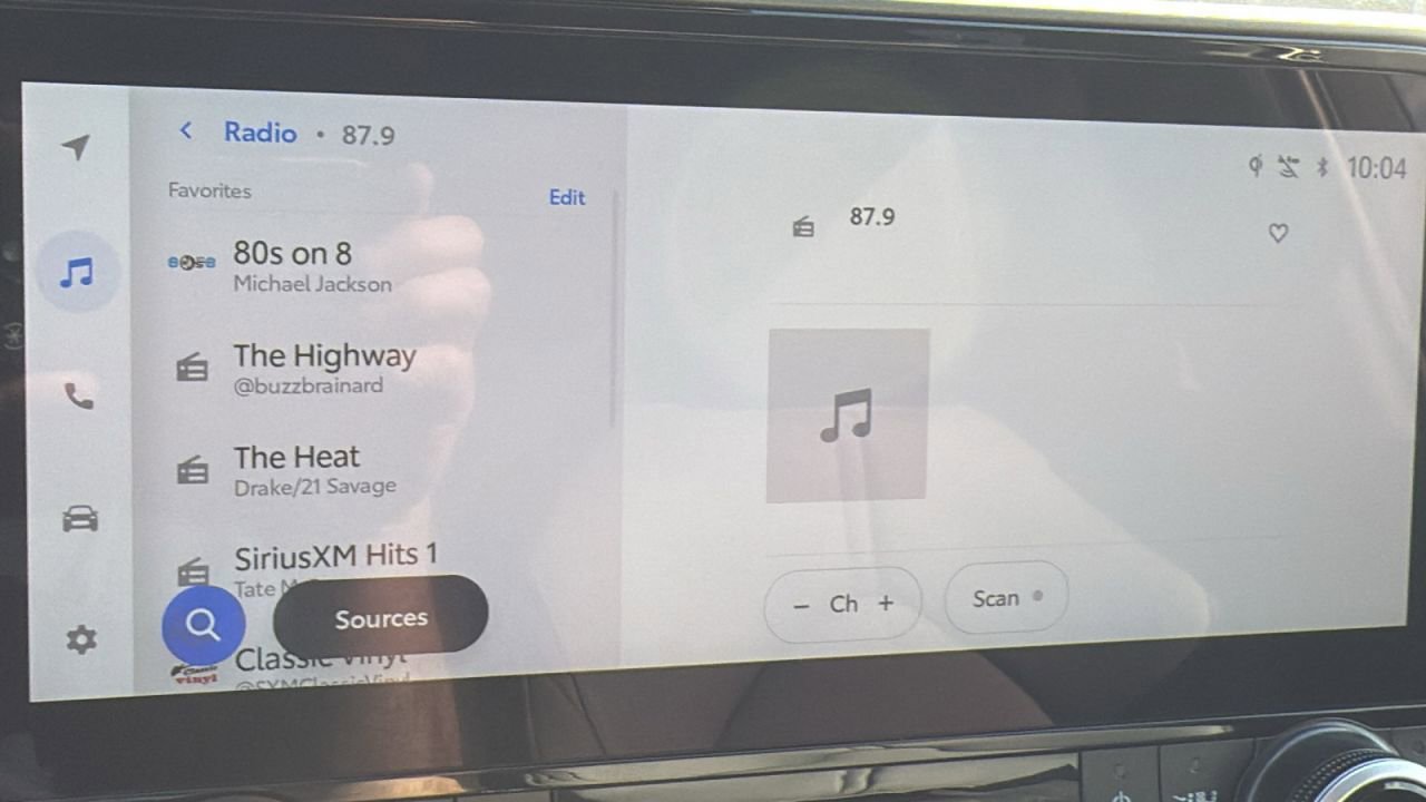 New 2025 Toyota Highlander XLE image 15