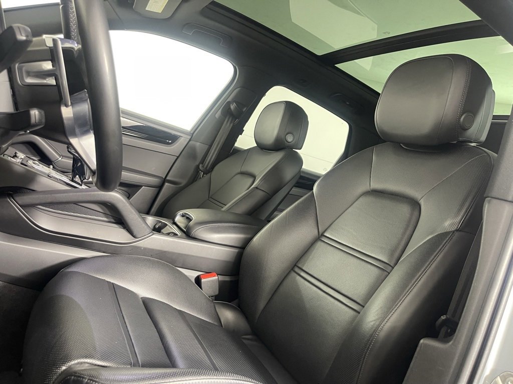 Certified 2023 Porsche Cayenne S image 5