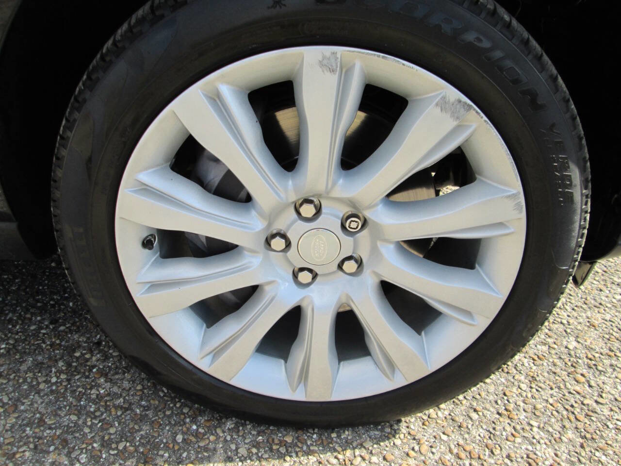 Used 2017 Land Rover Range Rover Supercharged image 38