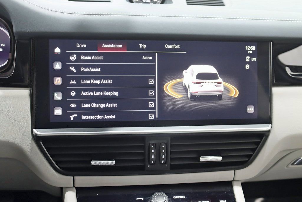 Used 2023 Porsche Cayenne image 26