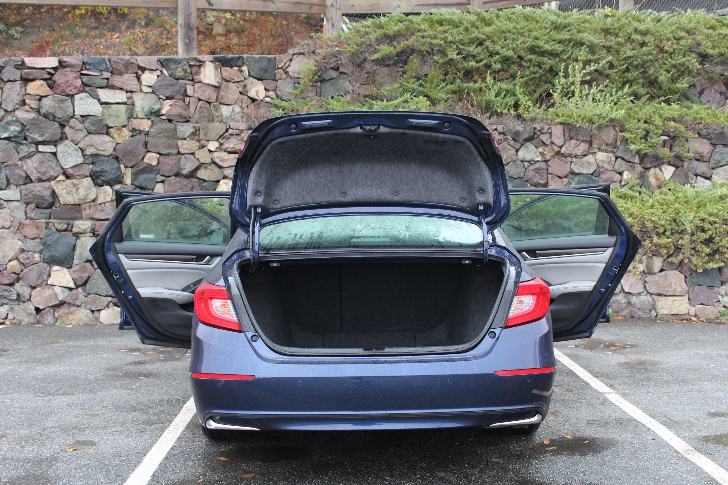 Used 2019 Honda Accord Touring image 10