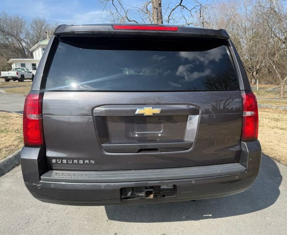 Used 2018 Chevrolet Suburban LT image 8