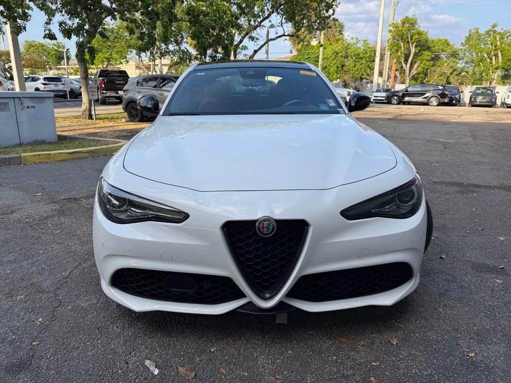 Used 2022 Alfa Romeo Giulia Veloce RWD image 2