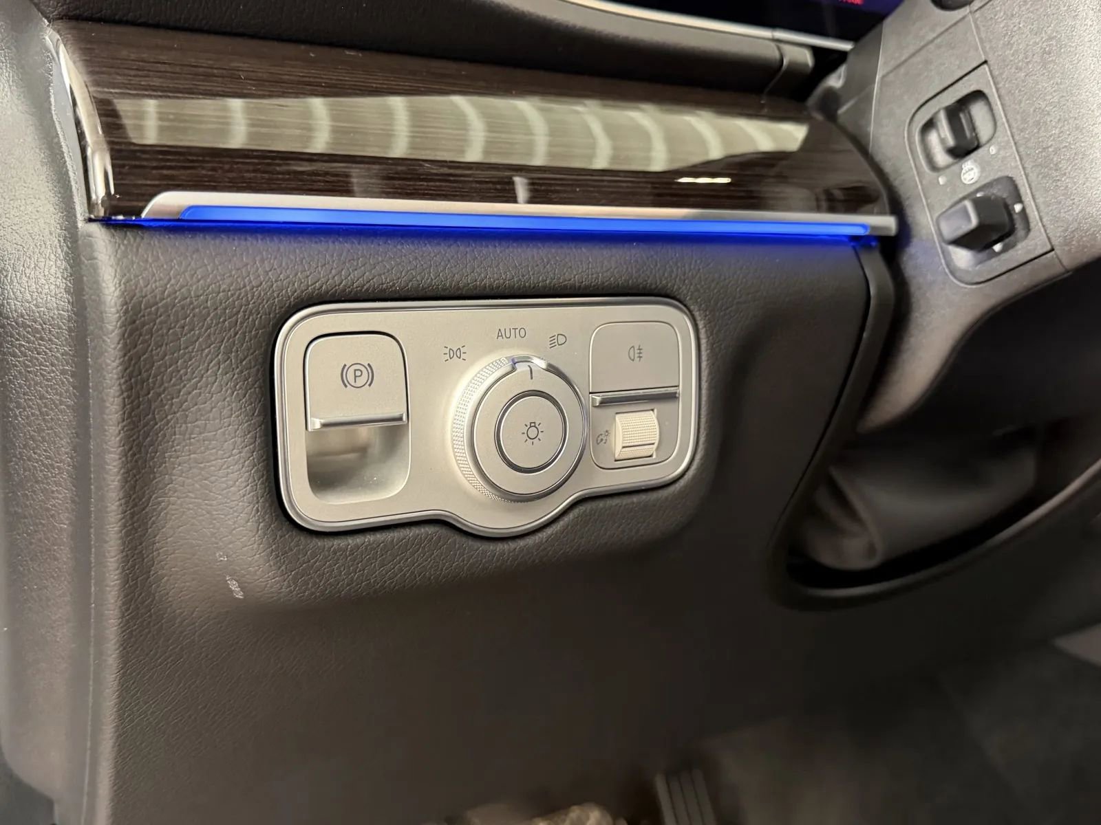 Used 2025 Mercedes-Benz GLE 350 4MATIC image 18