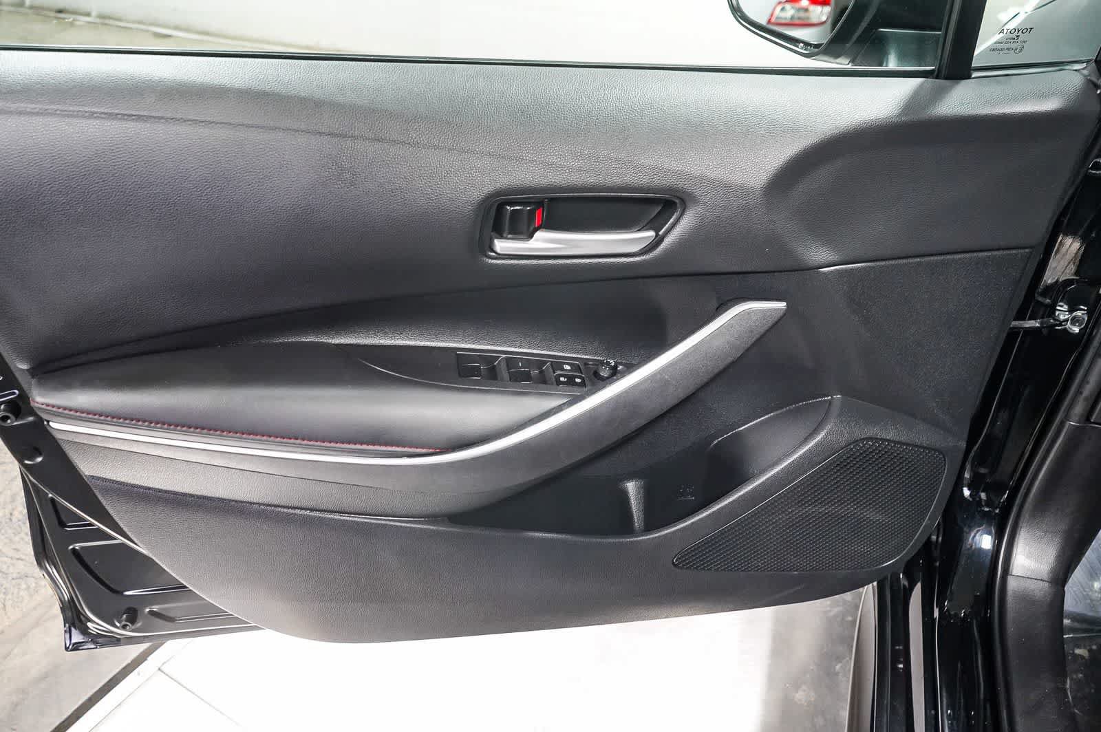 Used 2024 Toyota Corolla SE w/ SE Premium Package FWD image 22