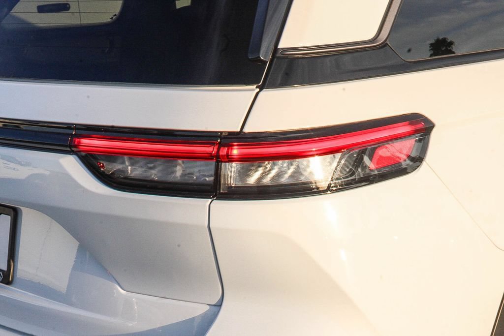 New 2026 Jeep Grand Cherokee Altitude AWD/4WD image 10