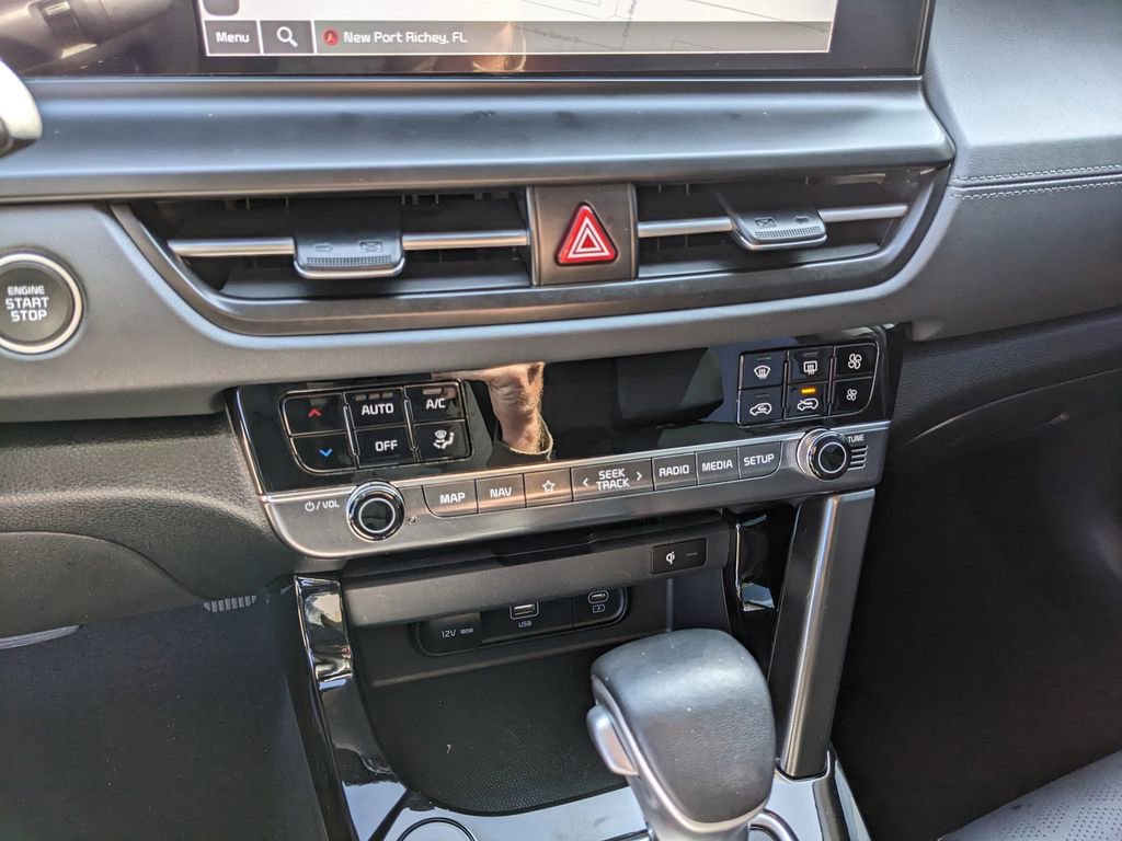 Certified 2025 Kia Seltos EX w/ EX Sunroof Package image 23