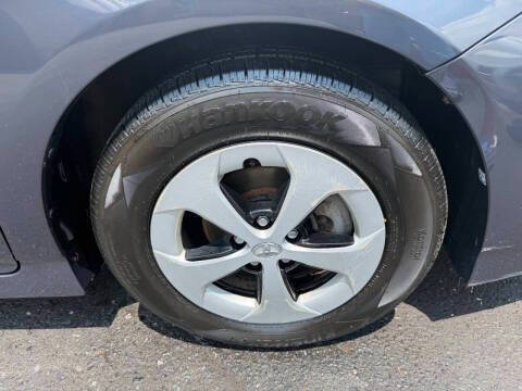 Used 2014 Toyota Prius Two FWD image 6