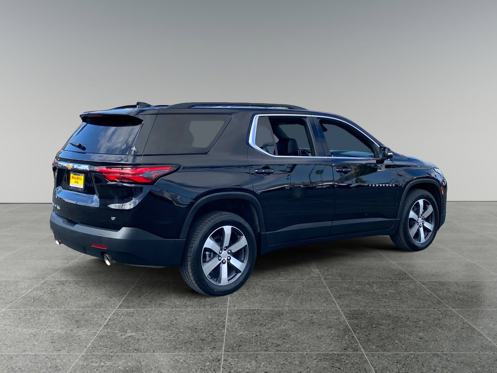 Used 2023 Chevrolet Traverse LT w/ LT Premium Package AWD/4WD image 5
