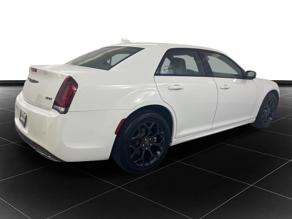 Used 2023 Chrysler 300 Touring L w/ Comfort Group AWD/4WD image 5