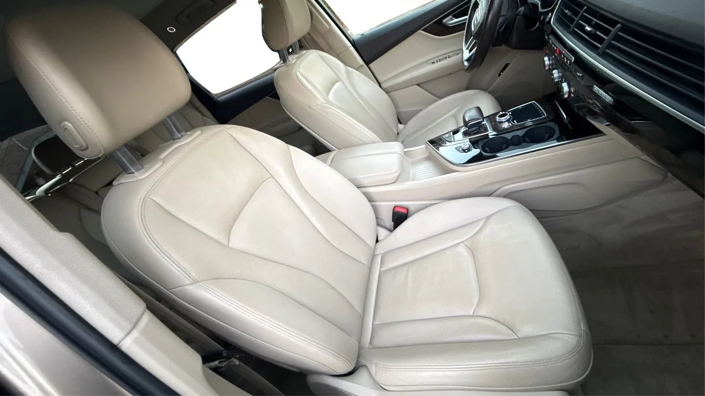 Used 2019 Audi Q7 3.0T Premium w/ Cold Weather Package AWD/4WD image 14