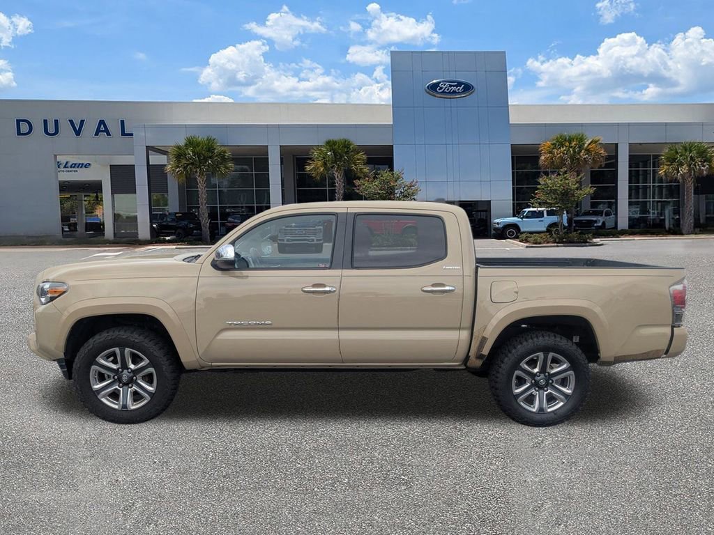 Used 2016 Toyota Tacoma Limited w/ Towing Package image 7