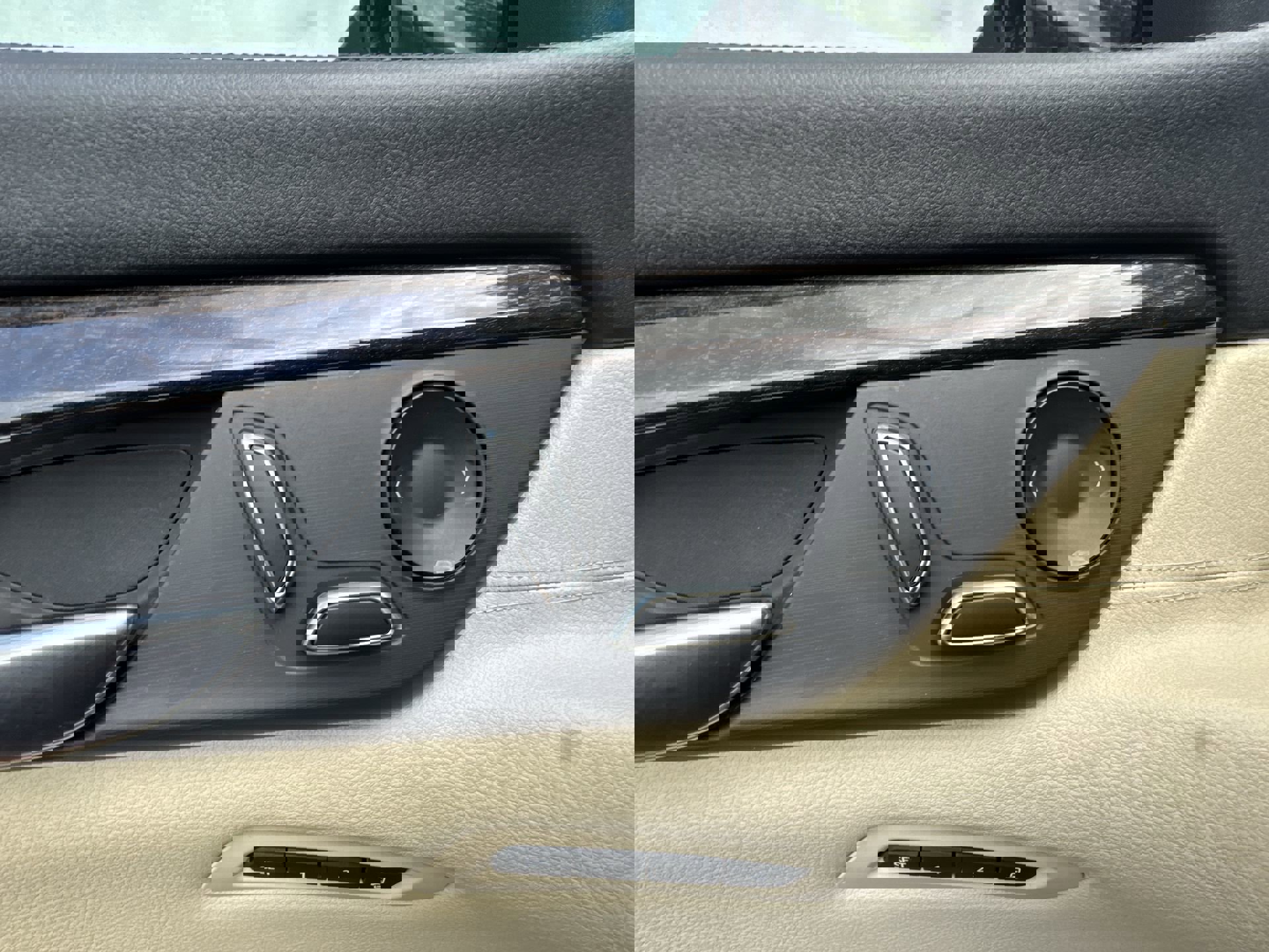 Used 2019 Cadillac CT6 Luxury w/ Driver Awareness Package image 12