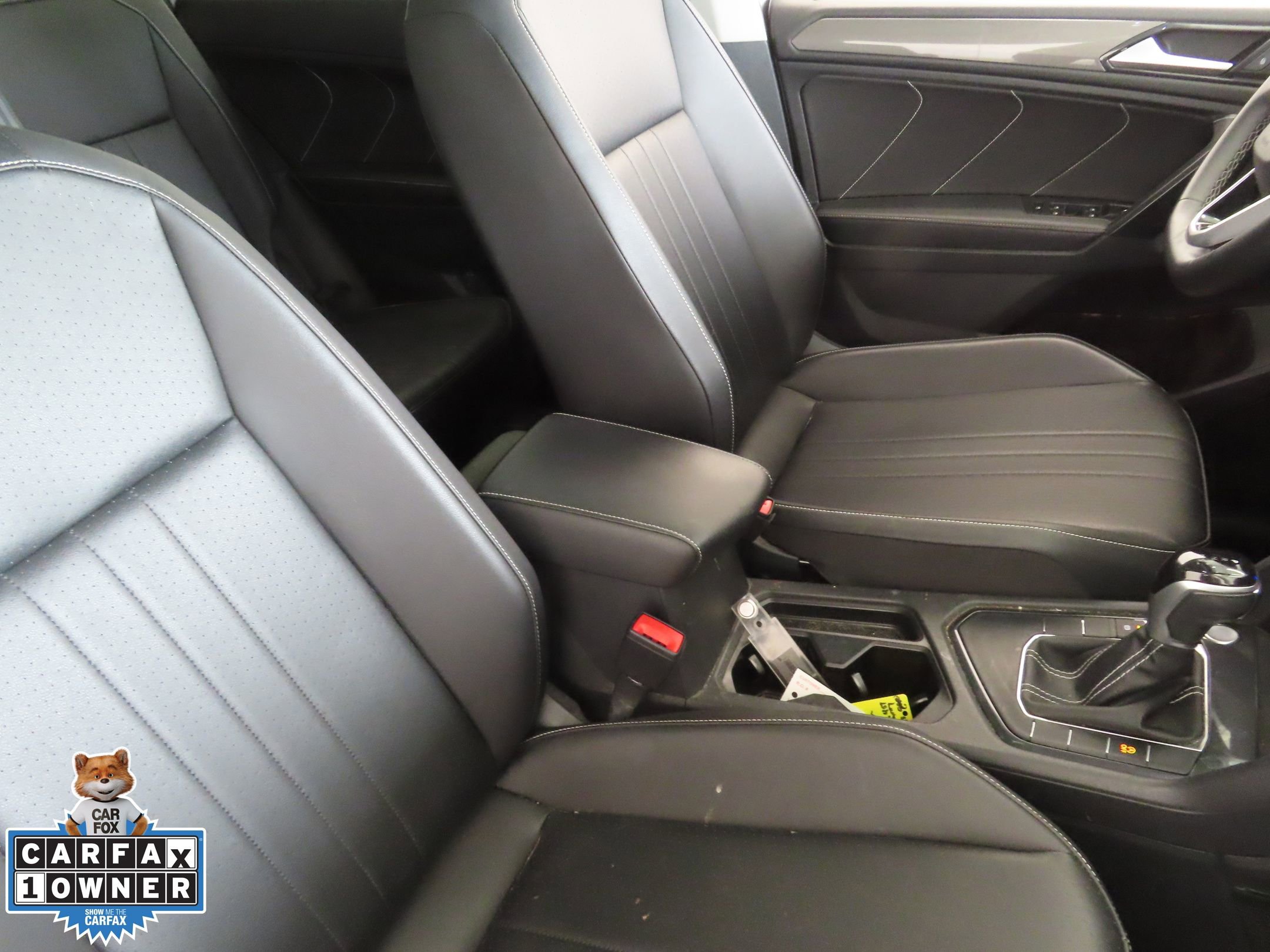 Used 2022 Volkswagen Tiguan SE w/ Panoramic Sunroof Package FWD image 25