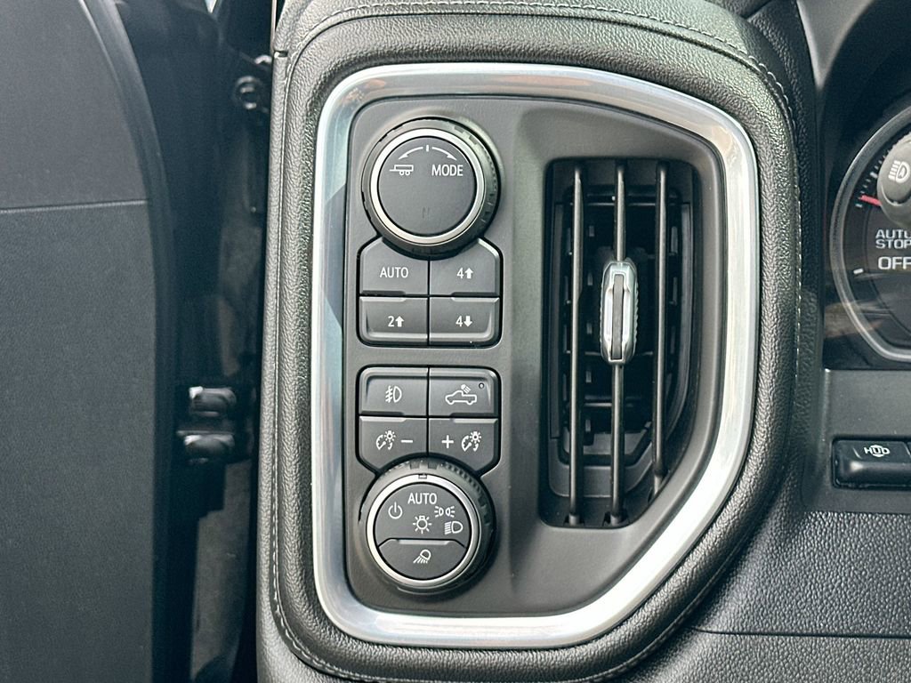 Used 2020 Chevrolet Silverado 1500 High Country w/ Technology Package AWD/4WD image 10