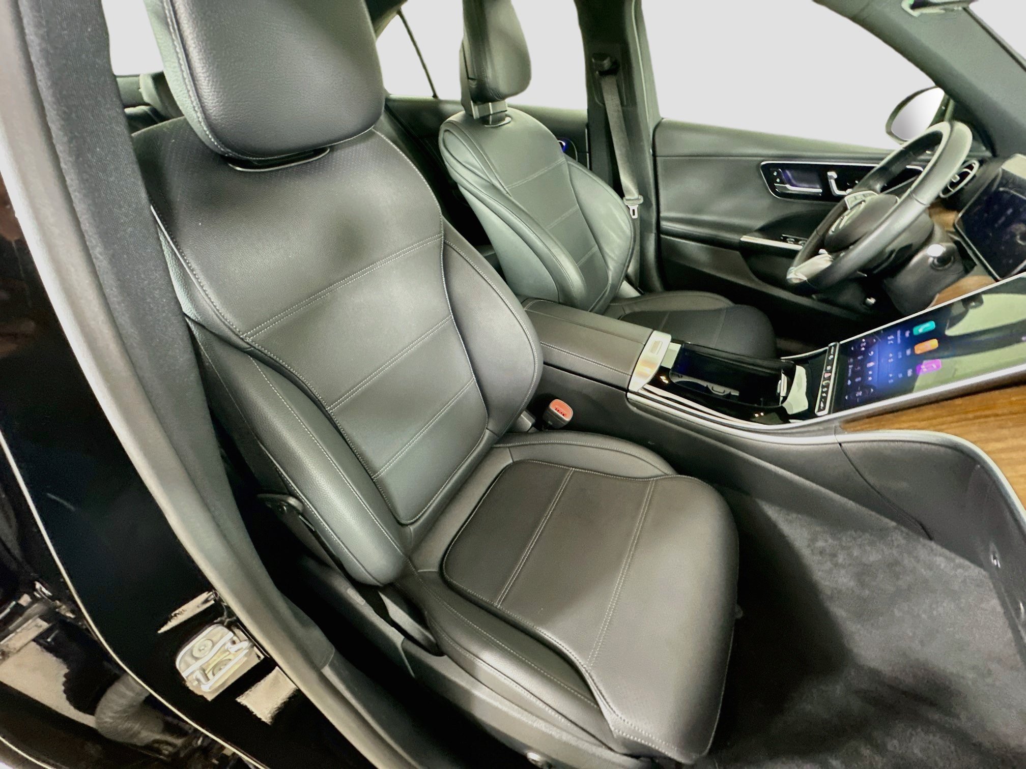 Certified 2025 Mercedes-Benz C 300 4MATIC Sedan image 32