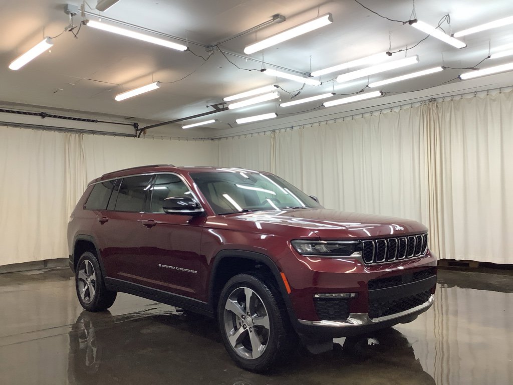 Used 2025 Jeep Grand Cherokee L Limited w/ Luxury Tech Group II image 4
