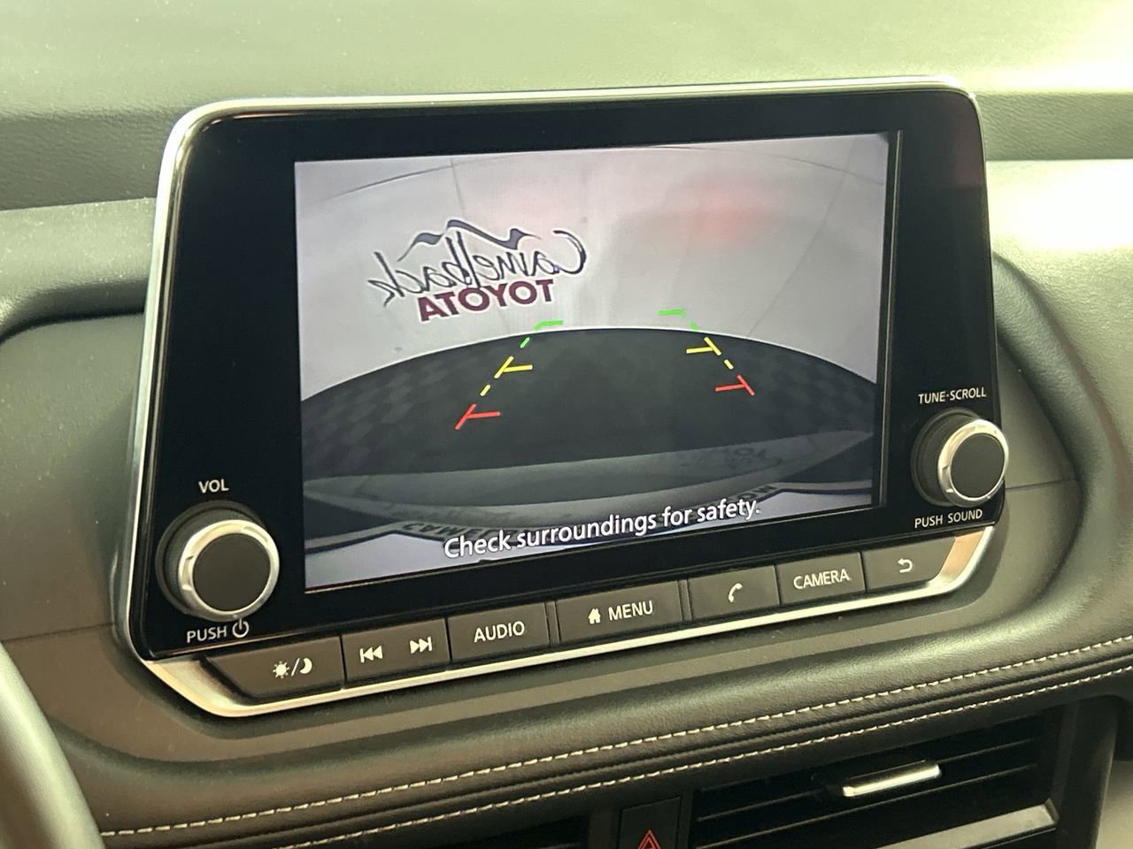 Used 2025 Nissan Rogue SV FWD image 17