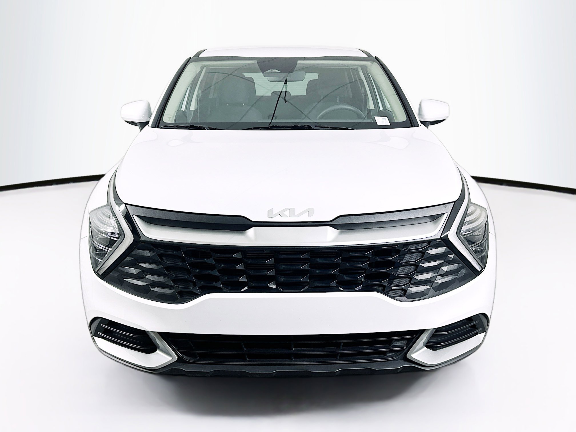 Used 2025 Kia Sportage LX image 2