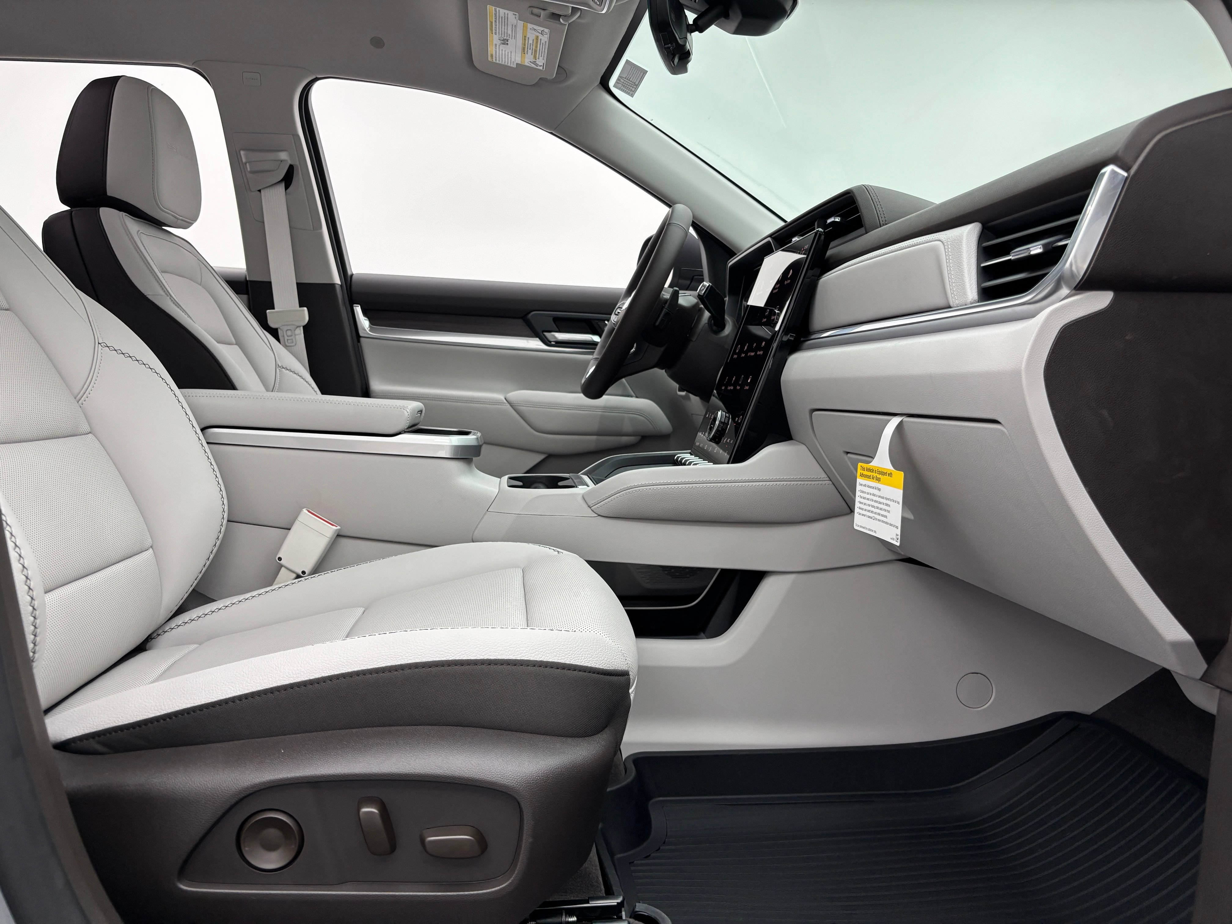 New 2027 GMC Terrain Denali w/ LPO, Floor Liner Package AWD/4WD image 34