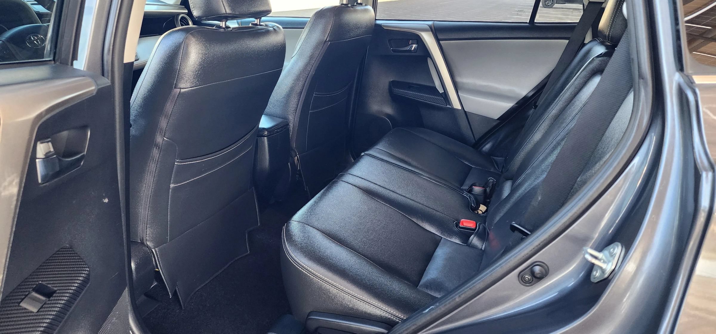 Used 2014 Toyota RAV4 XLE AWD/4WD image 16
