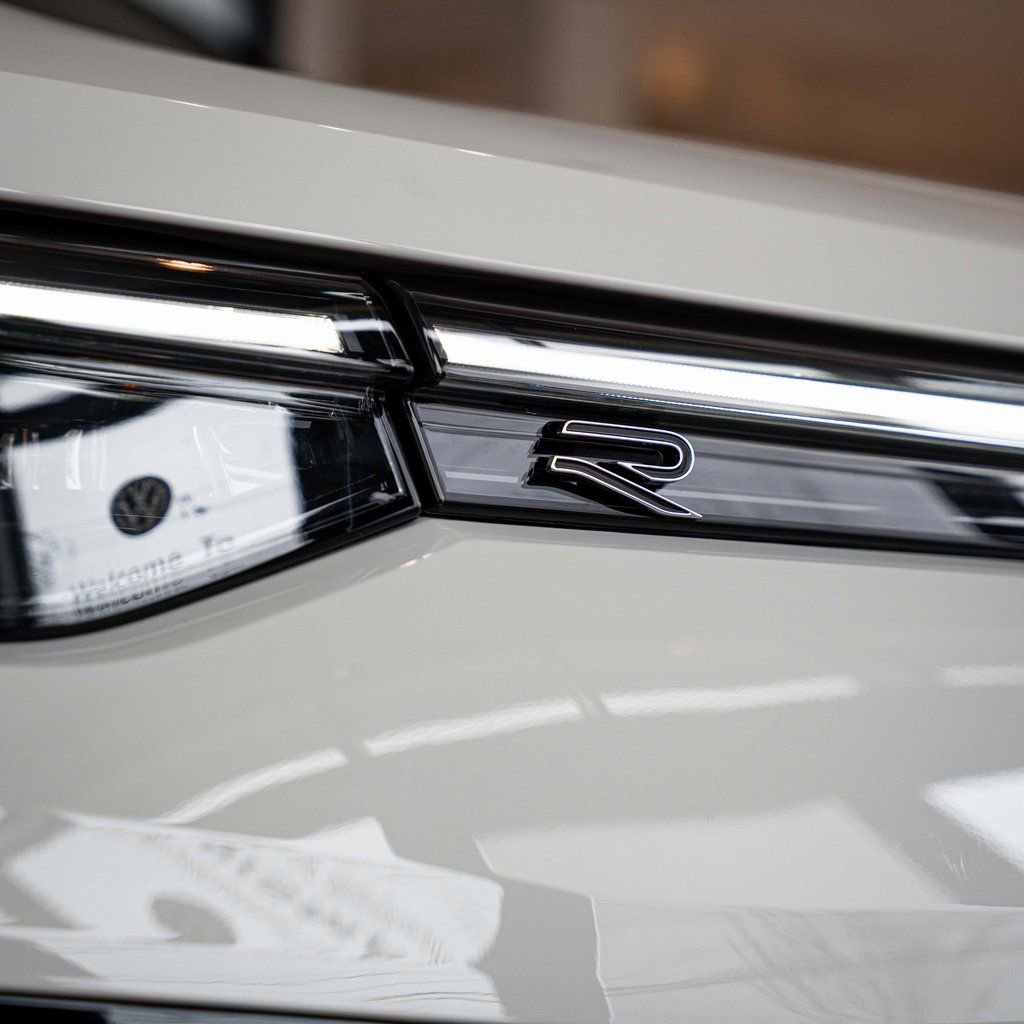 New 2026 Volkswagen Tiguan SEL R-Line image 3