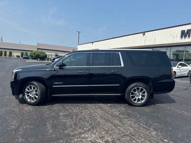 Used 2015 GMC Yukon XL Denali w/ Touring Package AWD/4WD image 3