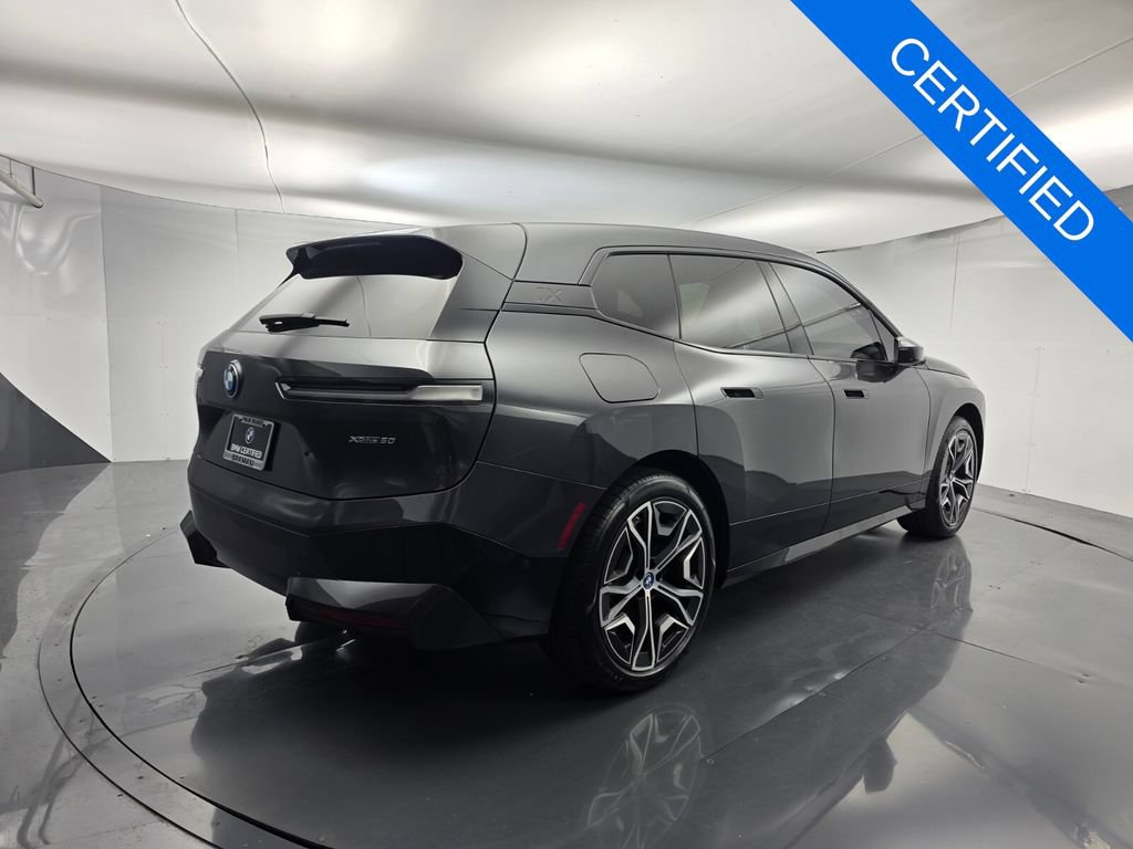 Used 2024 BMW iX xDrive50 w/ Sport Package AWD/4WD image 4