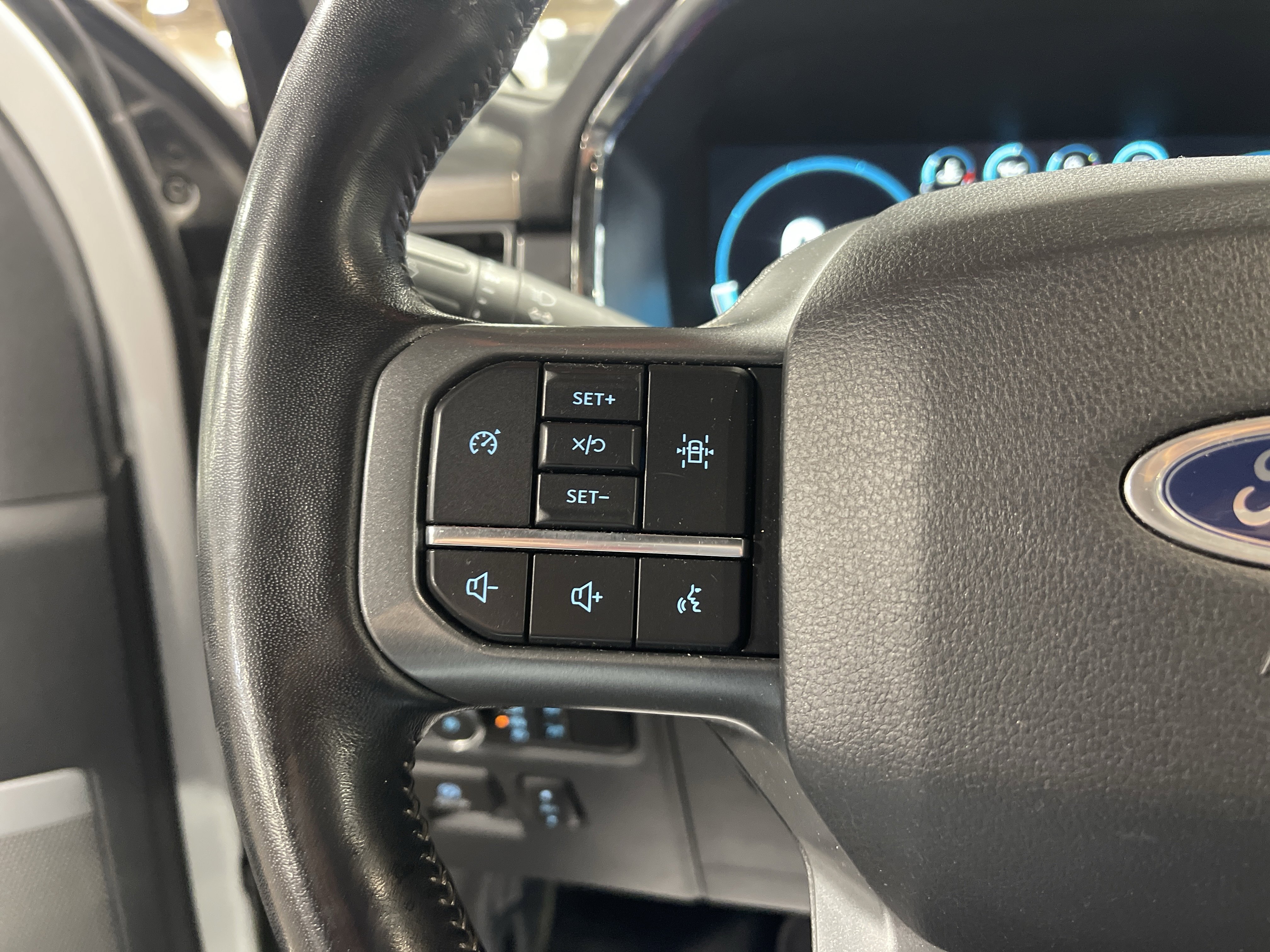 Used 2022 Ford F150 Lariat w/ Equipment Group 501A Mid image 19