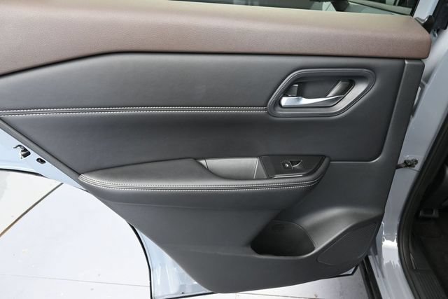 Used 2023 Nissan Rogue SL FWD image 29
