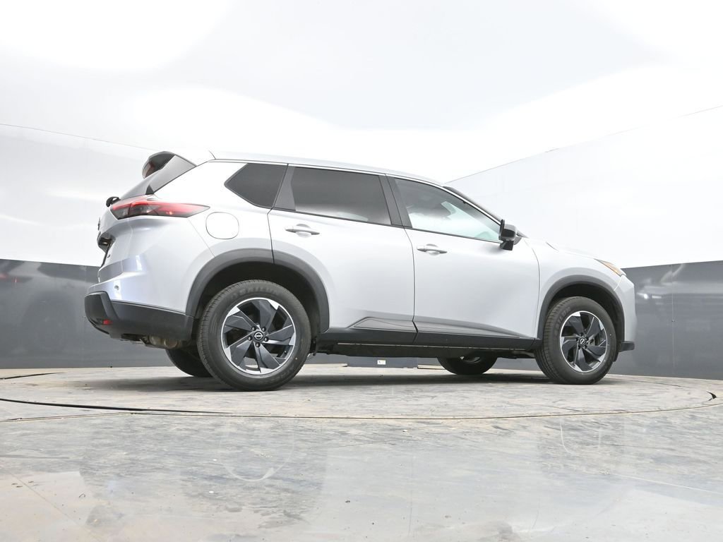 Used 2025 Nissan Rogue SV AWD/4WD image 36