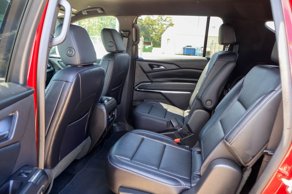 Used 2026 Chevrolet Traverse LT w/ Driver Confidence Package FWD image 9