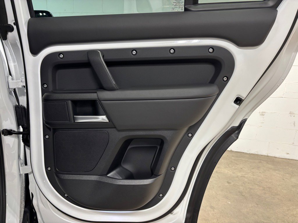 New 2025 Land Rover Defender 110 V8 image 41