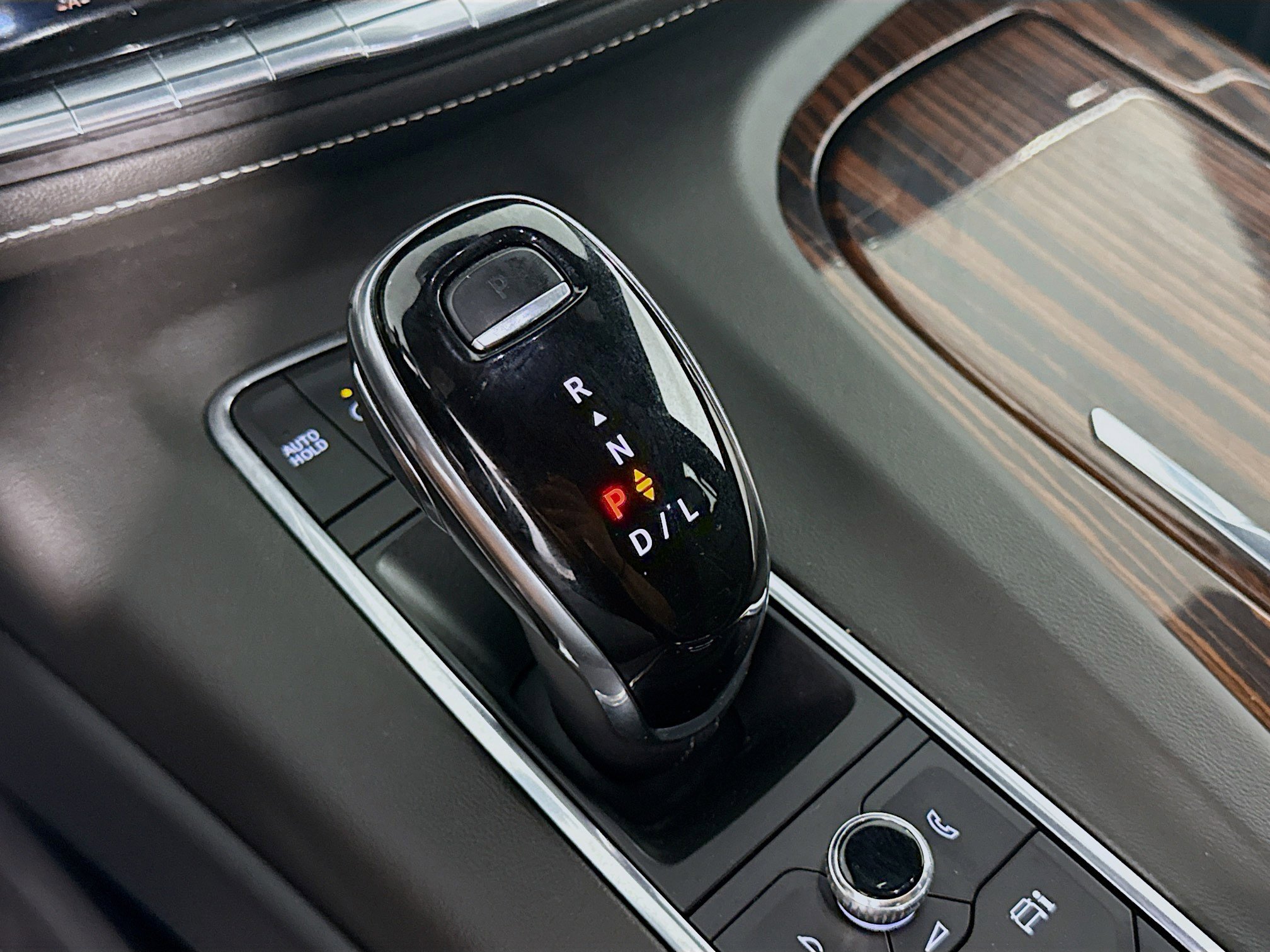 Used 2021 Cadillac Escalade Premium Luxury image 20