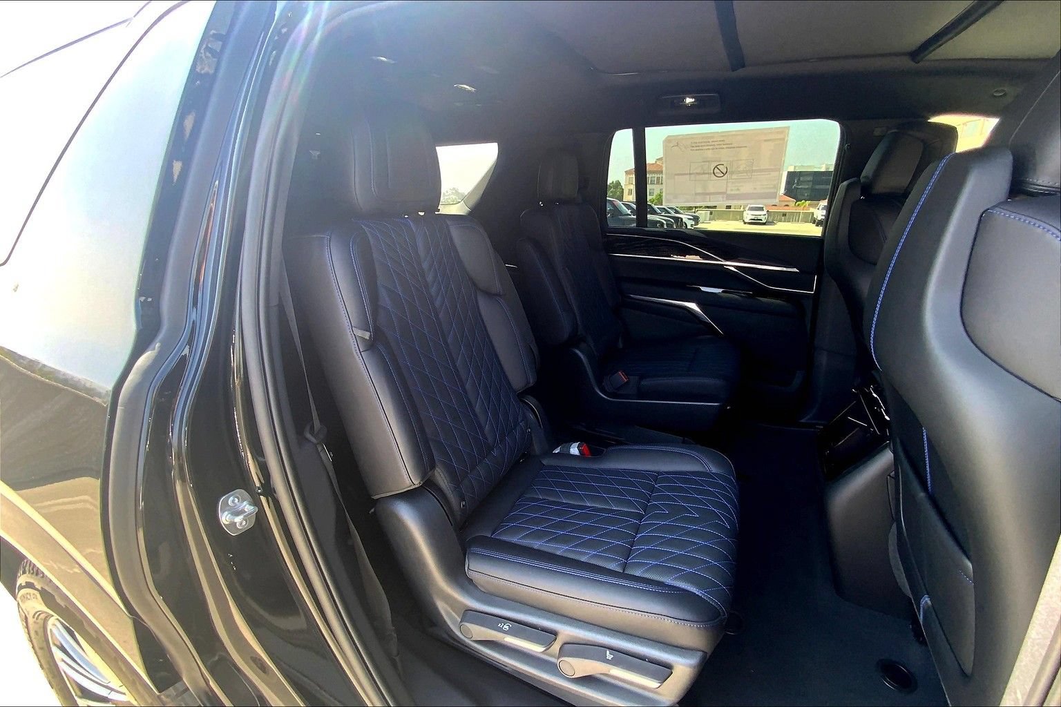 Used 2026 Cadillac Escalade IQL Luxury AWD/4WD image 32