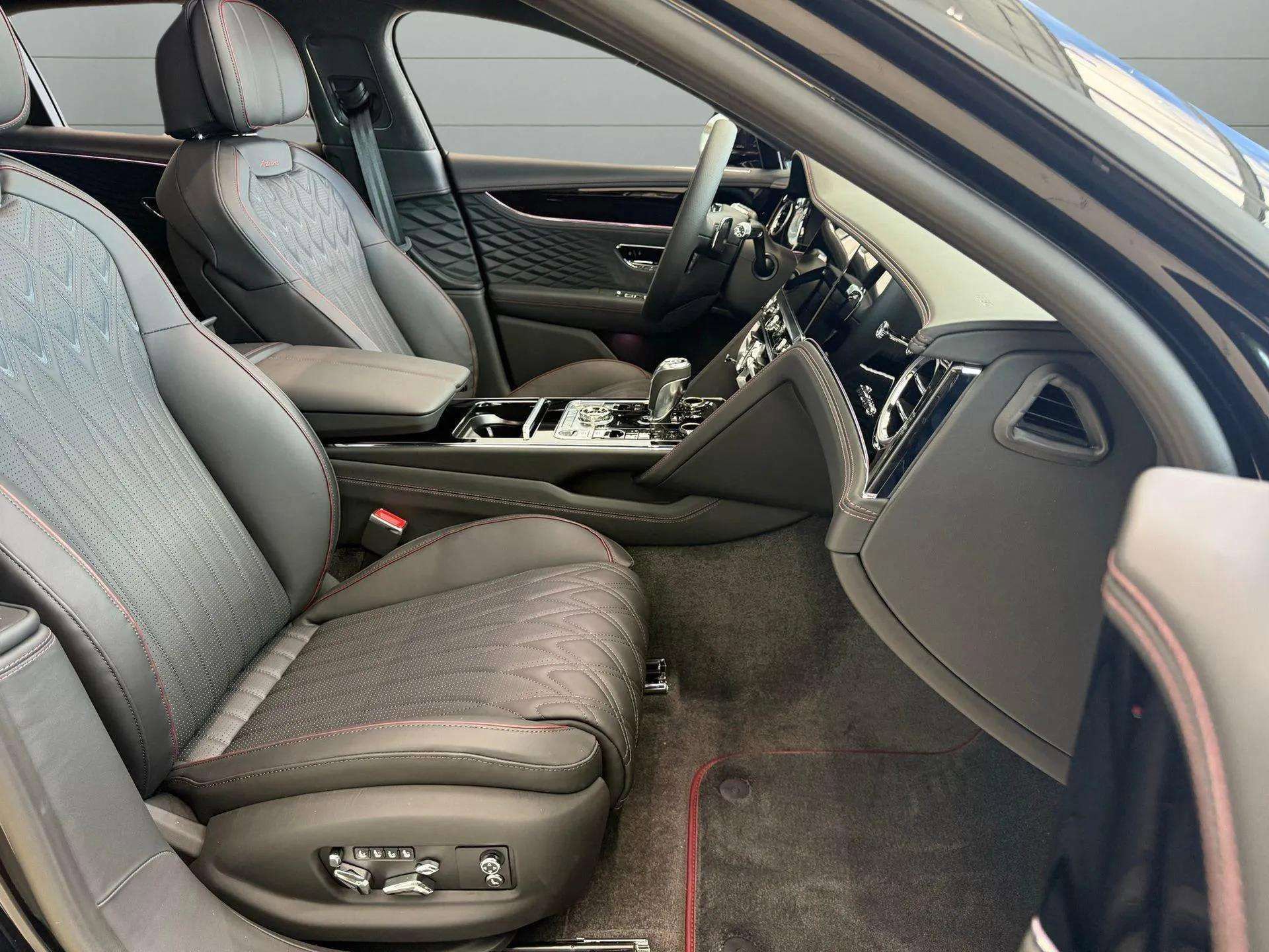New 2026 Bentley Flying Spur Plug-In Hybrid AWD/4WD image 17