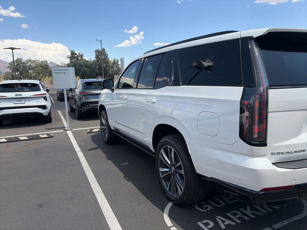 Used 2025 Cadillac Escalade Sport w/ LPO, Floor Liner Package AWD/4WD image 5