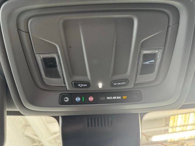 Used 2025 Chevrolet Silverado 1500 LT AWD/4WD image 13