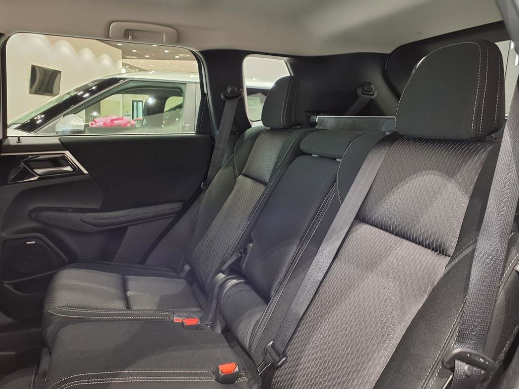 New 2025 Mitsubishi Outlander ES image 11