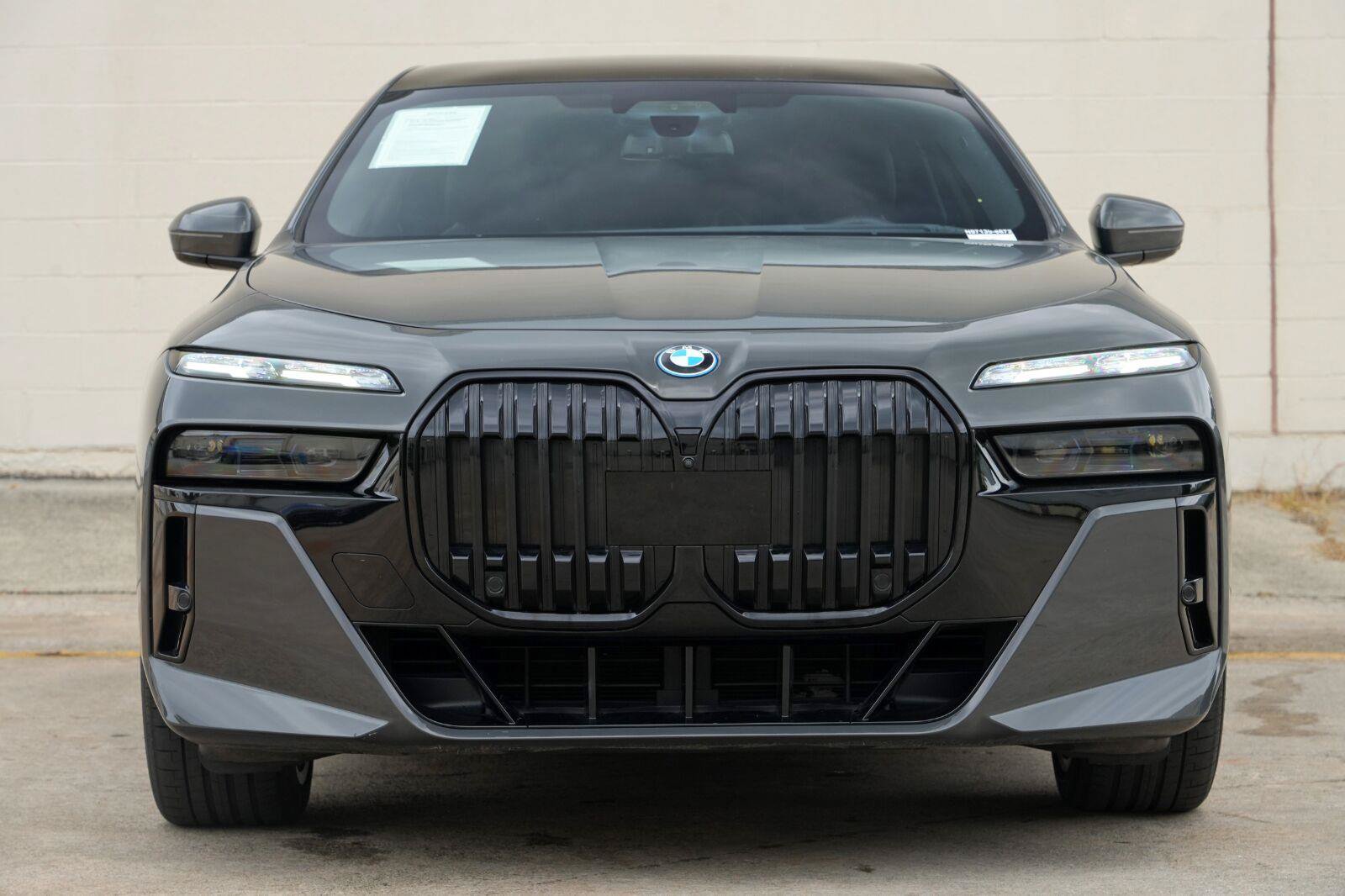 Used 2024 BMW i7 eDrive50 w/ M Sport Package RWD image 7